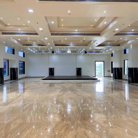 Vedika Garden Hotel Lonavala Exterior photo
