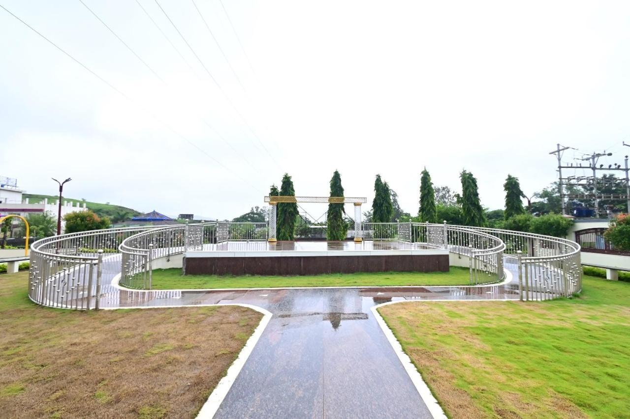 Vedika Garden Hotel Lonavala Exterior photo